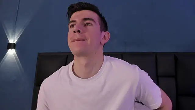 MikaelSlow online show from November 2, 2025, 10:15 pm