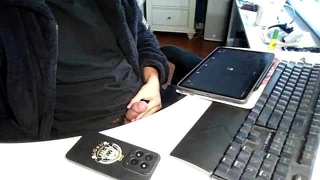 Snapshot of big-pig chatting on November 23, 2025, 8:02 am big-pig online show from November 23, 2025, 8:02 am