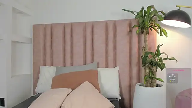 im alejandra  online show from January 10, 2026, 4:41 am