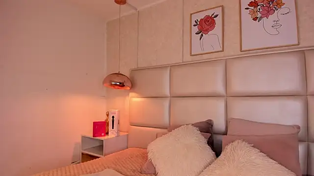 Aily Yozuko online show from September 24, 2025, 2:40 am