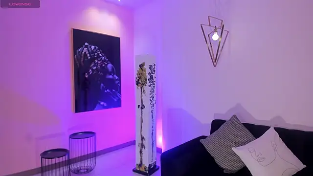 DonnaStonne online show from March 21, 2025, 8:18 pm