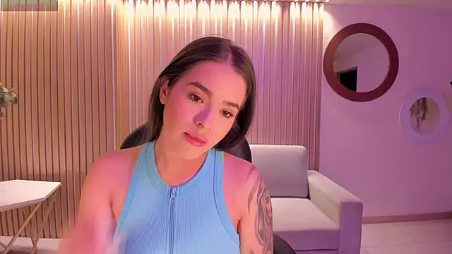 DonnaStonne online show from October 5, 2025, 4:25 am