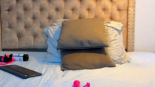 Anya Texas online show from March 3, 2026, 8:16 pm