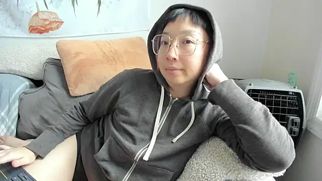 luxgray online show from December 15, 2025, 8:14 pm