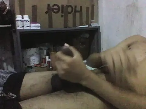 Snapshot of Leopardogonza chatting on July 1, 2026, 10:54 pm Leopardogonza online show from July 1, 2026, 10:54 pm