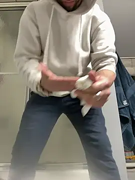 tongueispowerr6d9 online show from March 1, 2026, 6:24 am