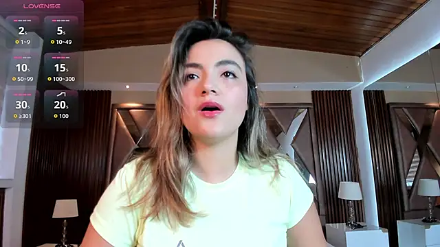 IsabellaaJoness online show from June 10, 2026, 11:33 am