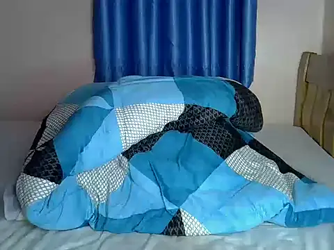 sweet rozie online show from July 17, 2026, 7:27 am