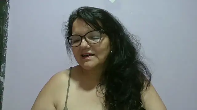 kassandra02 online show from April 29, 2026, 10:38 pm