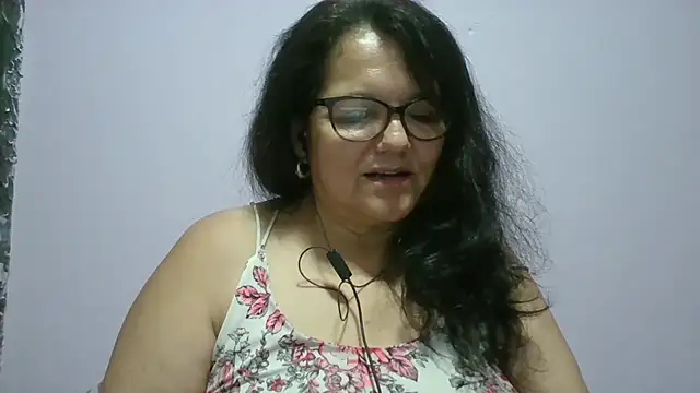 kassandra02 online show from May 3, 2026, 3:11 am