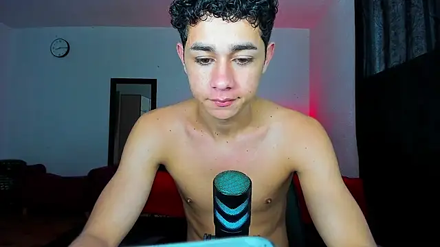 DavidfullOFlove online show from February 24, 2025, 9:09 pm