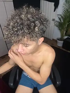 DavidfullOFlove online show from October 7, 2025, 10:11 pm