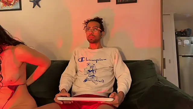 Redfloweer1 online show from June 13, 2026, 4:16 pm