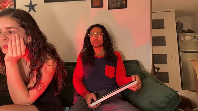 Redfloweer1 online show from July 8, 2026, 6:08 pm