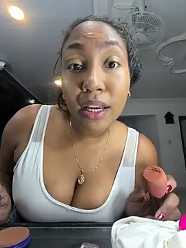 NaiomyLanes online show from March 10, 2026, 11:47 am