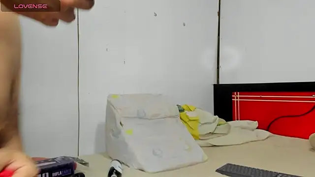 lauren-mark online show from September 29, 2025, 1:34 am