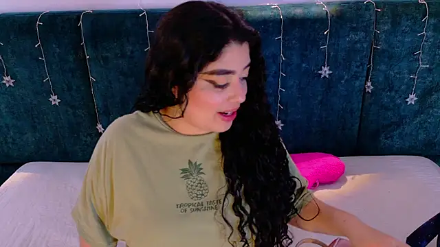 AgathaLynx online show from December 16, 2025, 10:41 am