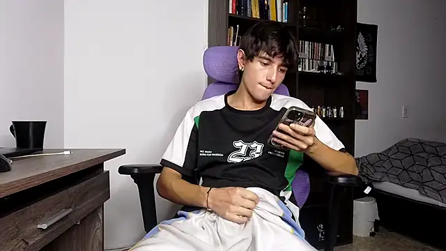 alex connorr online show from November 2, 2025, 10:59 pm