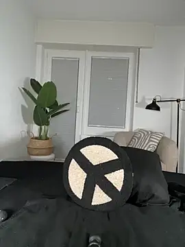 Lena Blom online show from December 22, 2025, 9:04 pm