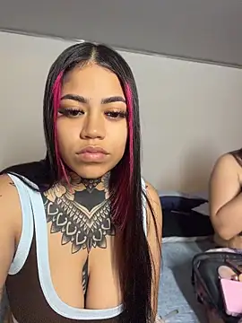 aliensexy online show from June 19, 2026, 2:06 am