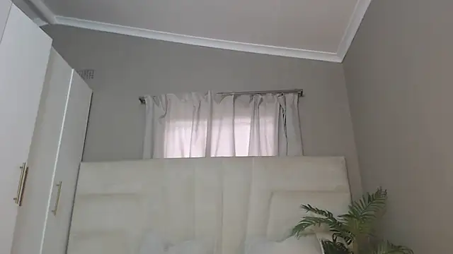 naughtyblackdolie online show from March 3, 2025, 10:06 am