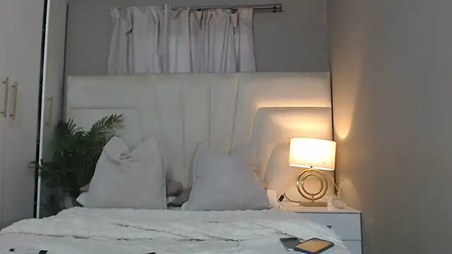 naughtyblackdolie online show from October 15, 2025, 3:49 am