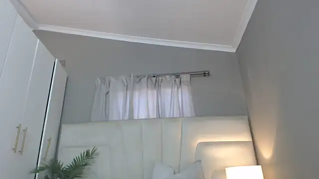 naughtyblackdolie online show from May 3, 2026, 11:26 am