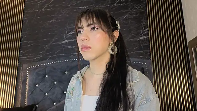 diosagolden online show from November 14, 2025, 8:23 pm