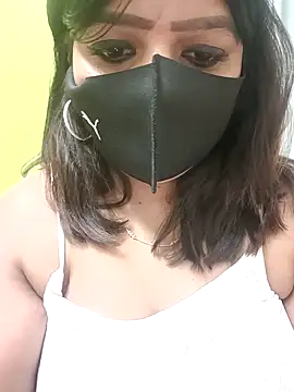 Snapshot of bellaqueen92 chatting on March 18, 2025, 5:55 pm bellaqueen92 online show from March 18, 2025, 5:55 pm