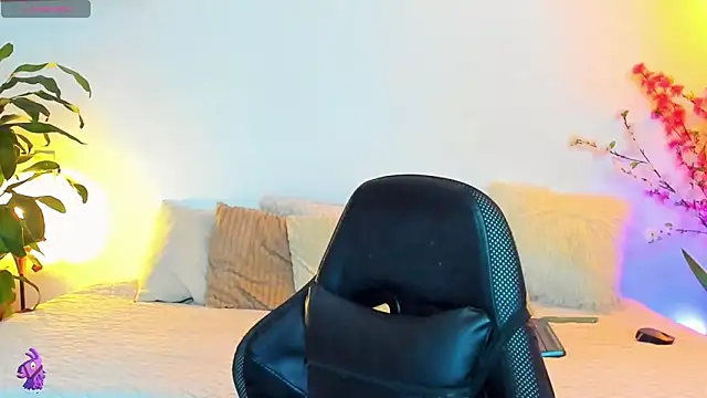 Snapshot of mike_blossom chatting on March 24, 2026, 1:44 pm mike blossom online show from March 24, 2026, 1:44 pm