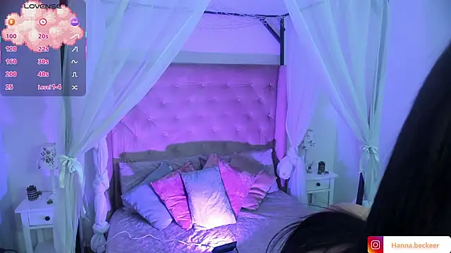 Hanna  Becker  online show from February 3, 2026, 8:47 pm