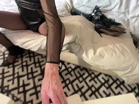 alexheels boots online show from May 23, 2026, 8:13 am