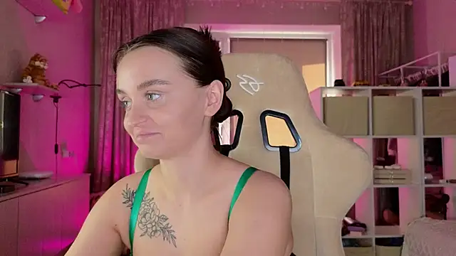 Katy perry  online show from March 22, 2025, 2:37 am