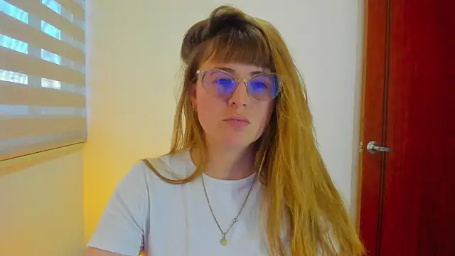 tekila   online show from November 26, 2025, 10:32 pm