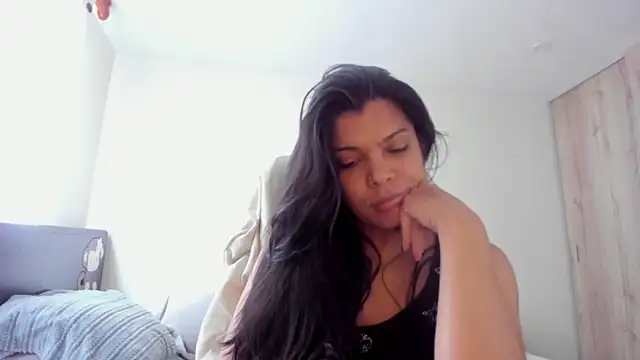 Sweetdreamses  online show from October 17, 2025, 1:57 pm