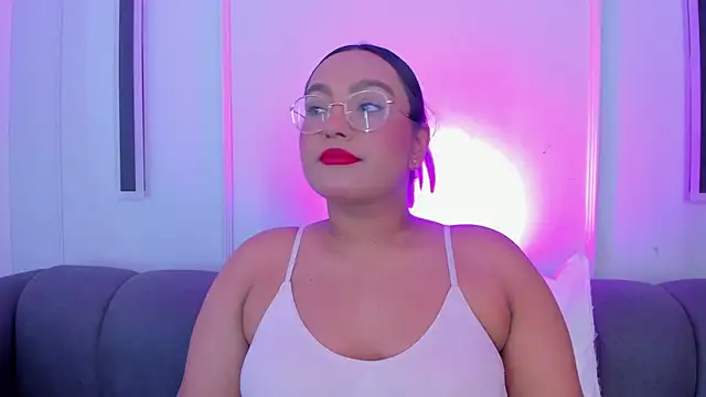 ellamontoya online show from November 23, 2025, 1:32 pm