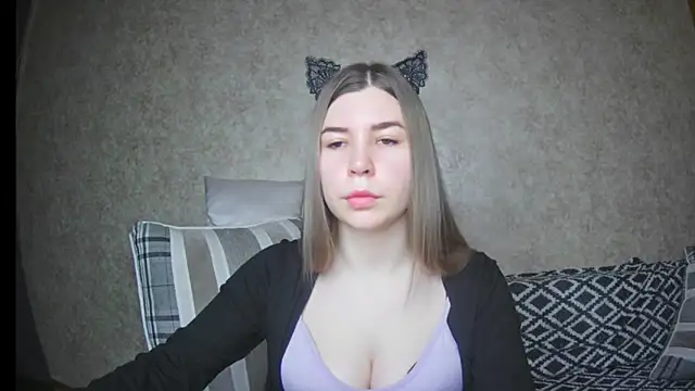 ElllaNuar online show from February 3, 2025, 1:19 am