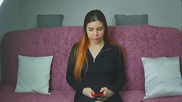 Snapshot of ElllaNuar chatting on March 13, 2026, 6:18 am ElllaNuar online show from March 13, 2026, 6:18 am