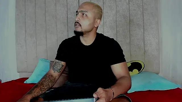 Snapshot of Mateo_Reales chatting on February 12, 2026, 6:29 pm Mateo Reales online show from February 12, 2026, 6:29 pm