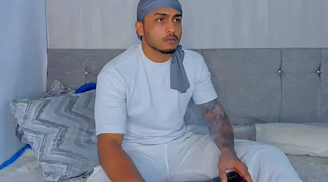 Snapshot of Mateo_Reales chatting on March 5, 2025, 4:34 am Mateo Reales online show from March 5, 2025, 4:34 am