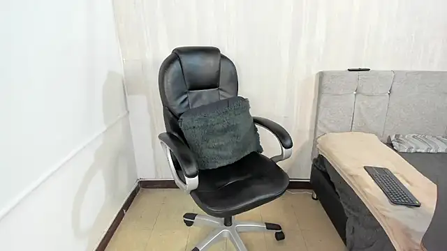 Snapshot of Mateo_Reales chatting on February 17, 2026, 7:33 pm Mateo Reales online show from February 17, 2026, 7:33 pm