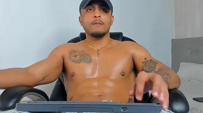 Snapshot of Mateo_Reales chatting on March 15, 2025, 4:02 am Mateo Reales online show from March 15, 2025, 4:02 am