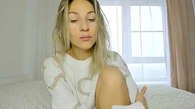 Mona Cruz online show from November 13, 2025, 5:44 am