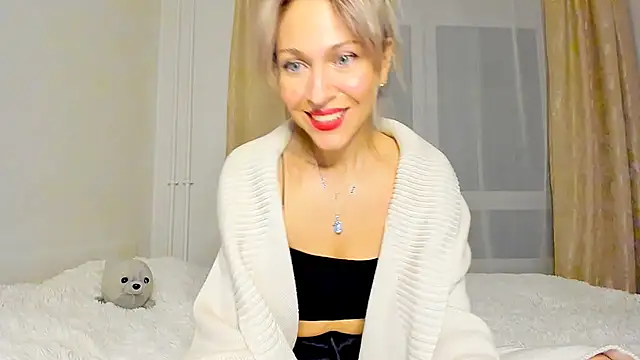 Mona Cruz online show from March 10, 2025, 7:40 pm