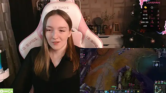 MoonlishSiren online show from January 21, 2025, 10:51 pm