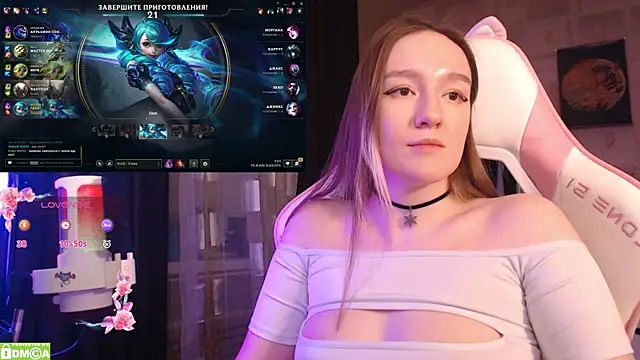 MoonlishSiren online show from February 16, 2025, 1:25 am