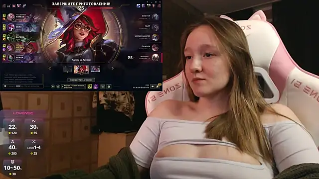 MoonlishSiren online show from September 28, 2025, 8:05 pm