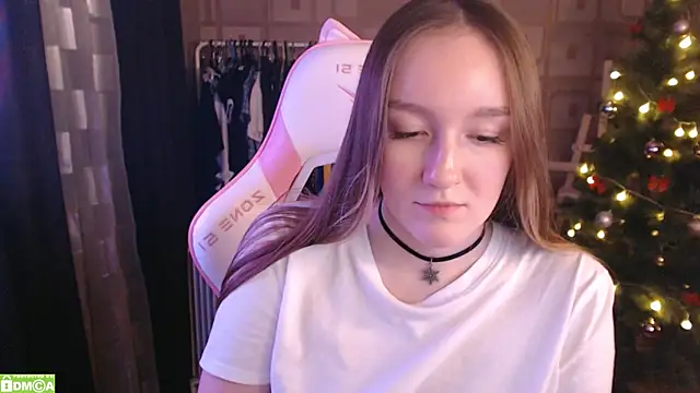 MoonlishSiren online show from January 31, 2025, 11:45 pm