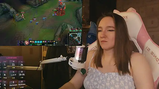 MoonlishSiren online show from June 13, 2026, 9:35 pm