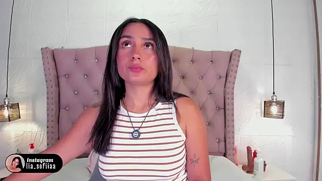 lia sofiia online show from May 2, 2026, 9:03 am